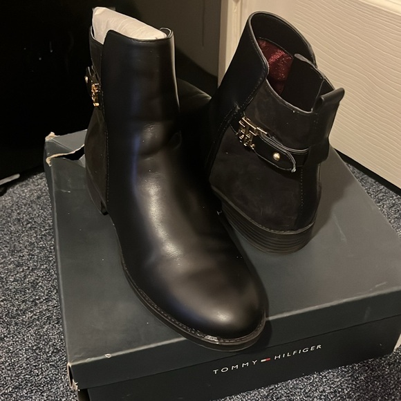 TOMMY HILFIGER Black Multi LL IRRSELAS3 Size 9M - Picture 3 of 12